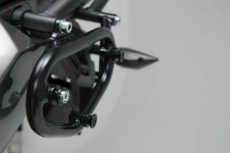 SW-MOTECH SLCサイドキャリア 左側 ブラック Kawasaki Versys-X300 ABS (16-) | HTA.08.875.10000_1