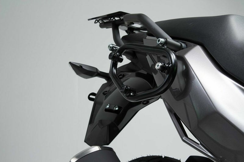 SW-MOTECH SLCサイドキャリア 右側 ブラック Kawasaki Versys-X300 ABS (16-) | HTA.08.875.11000_1
