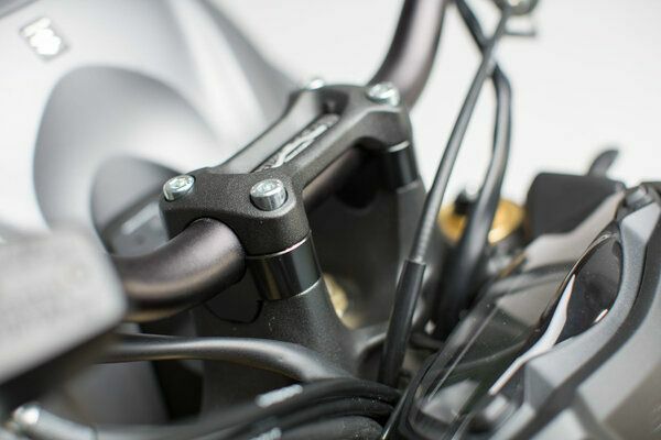SW-MOTECH 28mmハンドルバー専用アルミ製バーライザー(高さ 20mm) ブラック SUZUKI GSX-S1000 / GSX-S1000 F / GSX-S1000S カタナ | LEH.05.039.10001/B_1