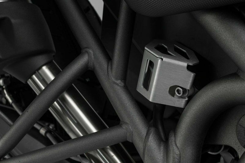 SW-MOTECH ブレーキフルード リザーバータンクガード シルバー Triumph Tiger 800 / Yamaha MT-10 | SCT.11.174.10000/S_1