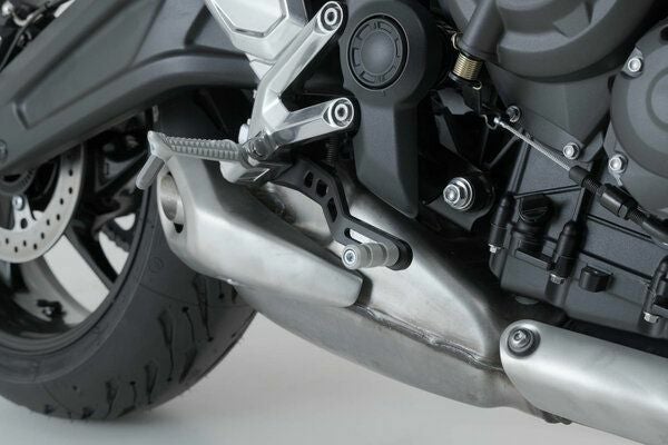 SW-MOTECH アジャスタブルブレーキペダル Triumph Trident 660 (21 