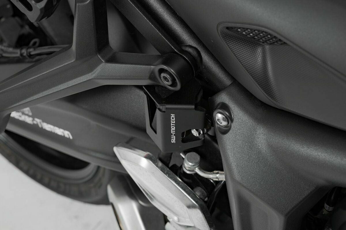 TRIUMPH トライアンフ純正 ブレーキリザーバー フロント 【公式通販】