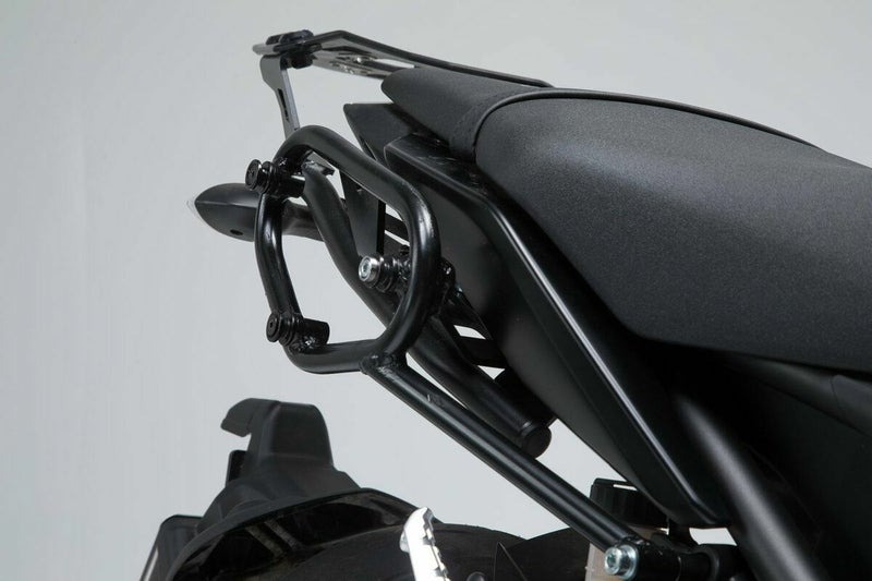 SW-MOTECH SLCサイドキャリア 左側 ブラック Yamaha MT-09 (13-20) | HTA.06.861.10000_1