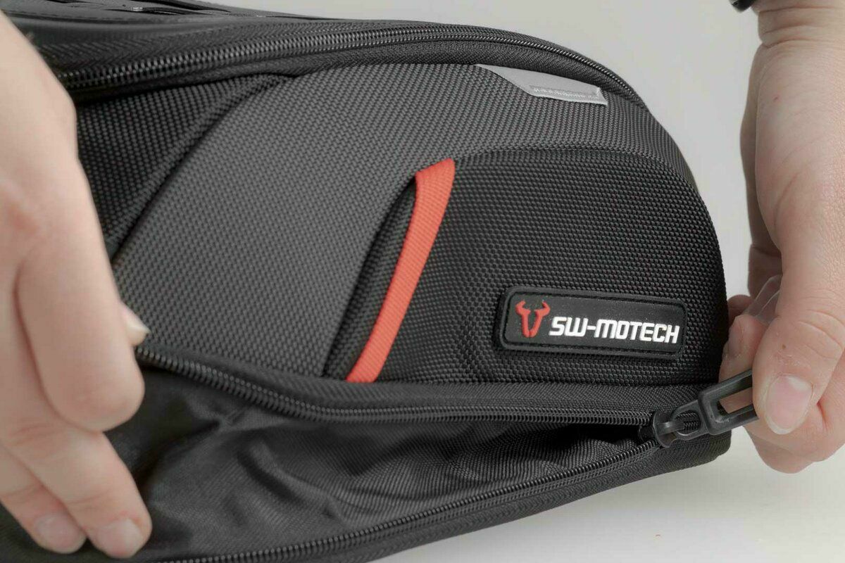 SW-MOTECH マグネット式タンクバック PRO Daypack (6-9 L) | バイク