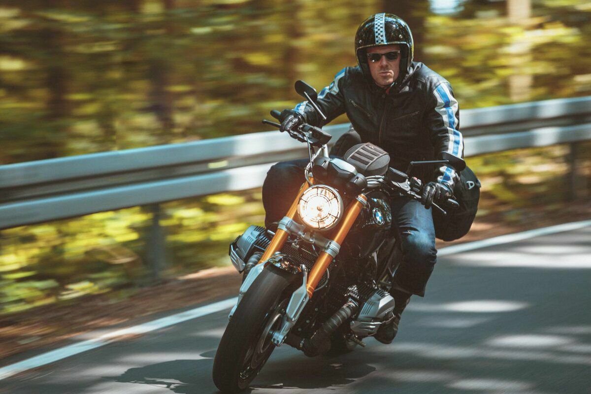 SW-MOTECH ストラップ式タンクバック Legend Gear LT2 (5.5 L)_4