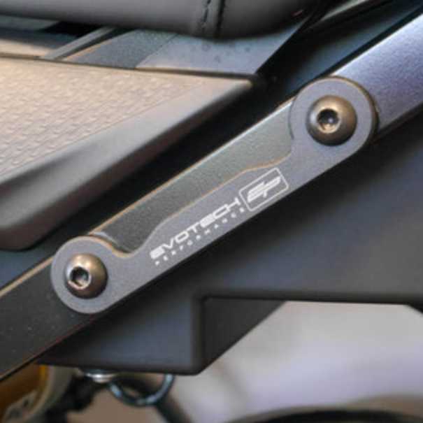 BMW S1000R/S1000RR タンデムステップブランキングプレートキット Evotech Performance_1