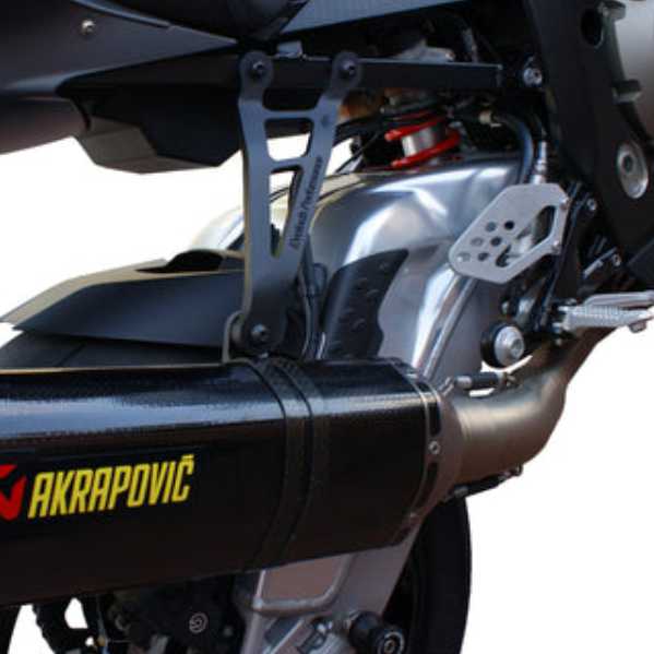 SUZUKI GSR750 / BMW S1000RR エキゾーストハンガー＆タンデムステップ除去キット Evotech Performance_2