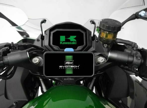 Evotech Performance製KAWASAKI NINJA1100SX (2025-)専用タンク脱着