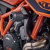 KTM 1290/1390スーパーデュークR (20-) フレームスライダー(クラッシュプロテクション) Evotech Performance_5