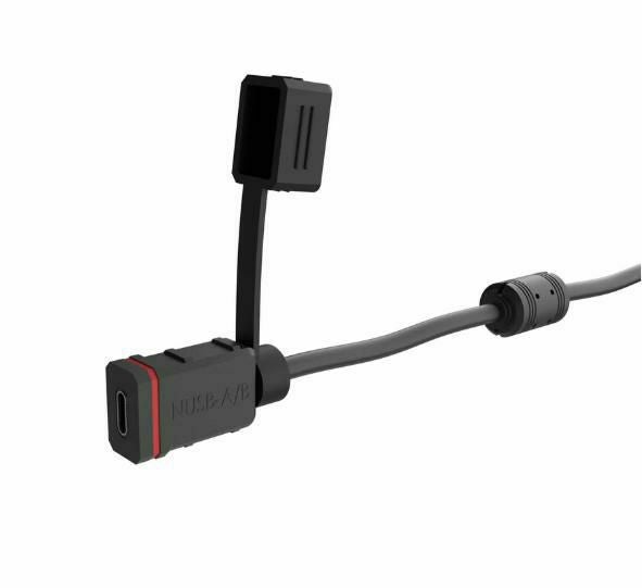 Evotech Performance製TRIUMPH トライデント (2025-)専用USB(タイプC型