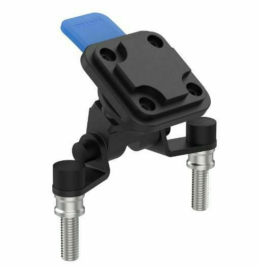 Evotech Performance製TRIUMPHトライデント ハンドルバークランプ装着
