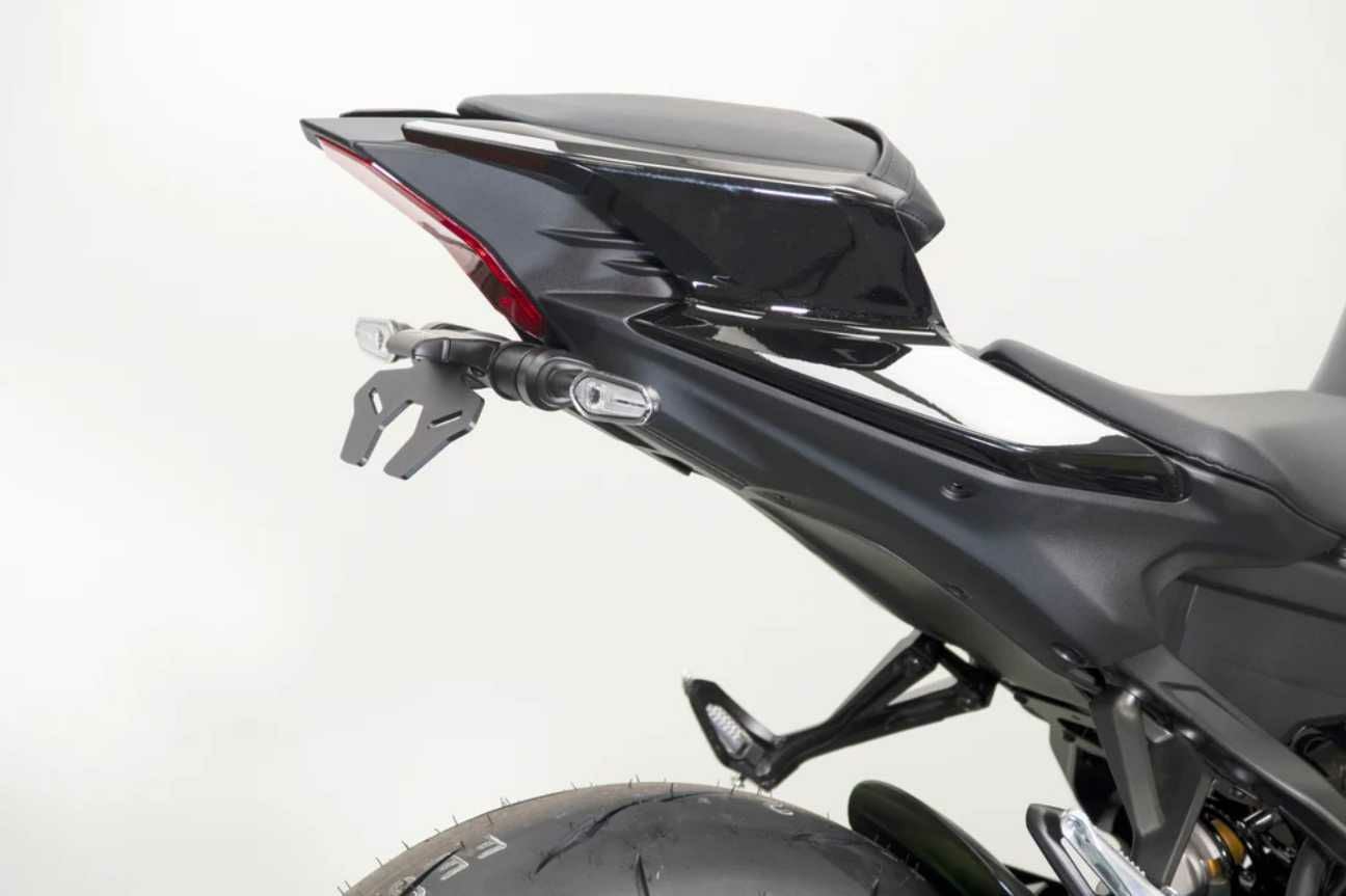 Evotech Performance製YAMAHA YZF-R9 (2025-)専用ナンバープレートホルダー