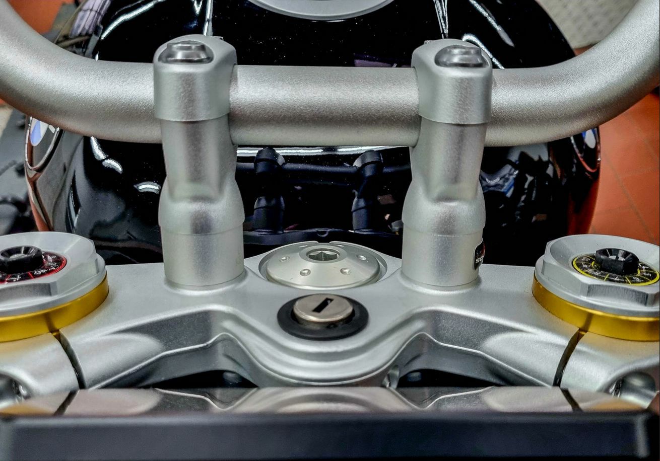 BMW R12シリーズ ハンドルバーライザー 22mmアップ RAISCH | バイク