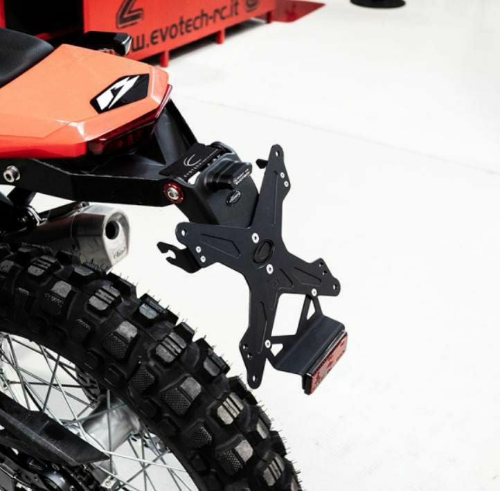 EVOTECH ナンバープレートホルダー フェンダーレスキット BETA ALP 4.0 (2024)_1