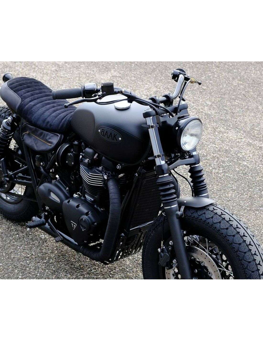 ヘッドライトスピードメーター付　メタル製 BAAK ベーツヘッドライト スピードメーター内蔵 TRIUMPH 2016～ 水冷