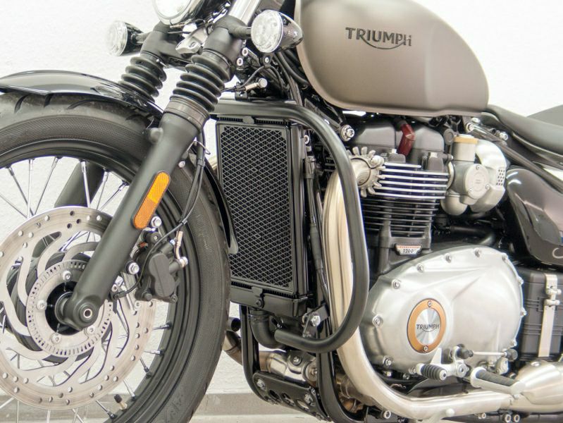 トライアンフ純正 ボバー/スラクストン1200R/RS インテークカバー