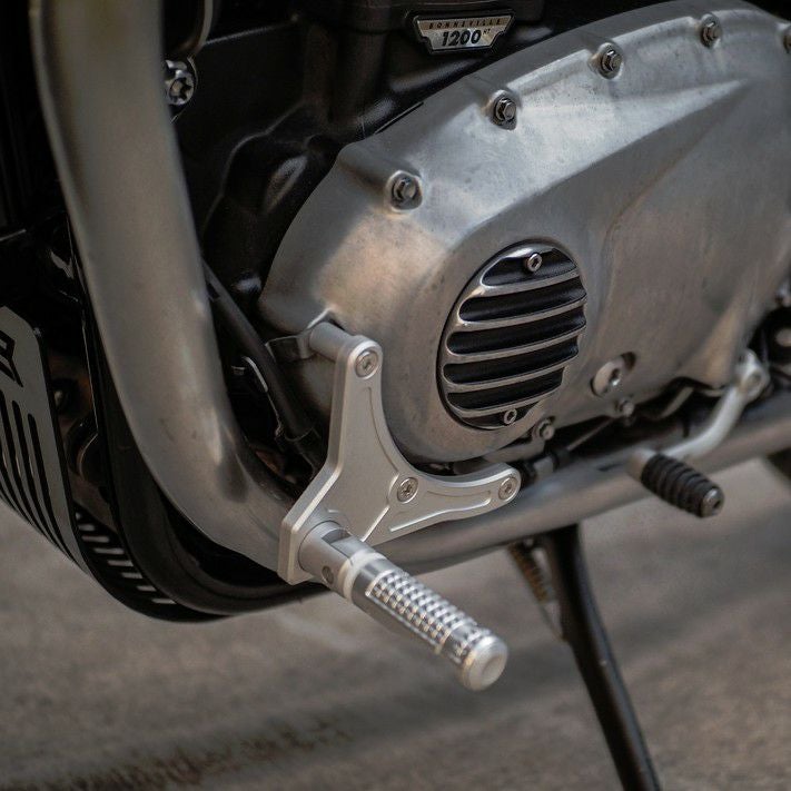 トライアンフ T100 T120 スピードツイン スクランブラー等 RELAX