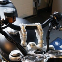 トライアンフ  スピードツイン900 (2025-) オフセットハンドル ライザー 30mmUP 20mmBack  VOIGT MOTO TECHNIK_1