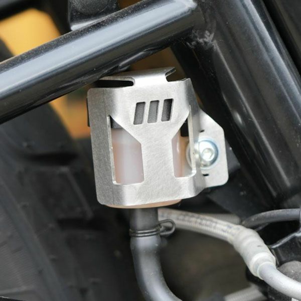 ロイヤルエンフィールド インターセプター650 リアブレーキリザーバータンクガード シルバー  Hitchcocks Motorcycles_1