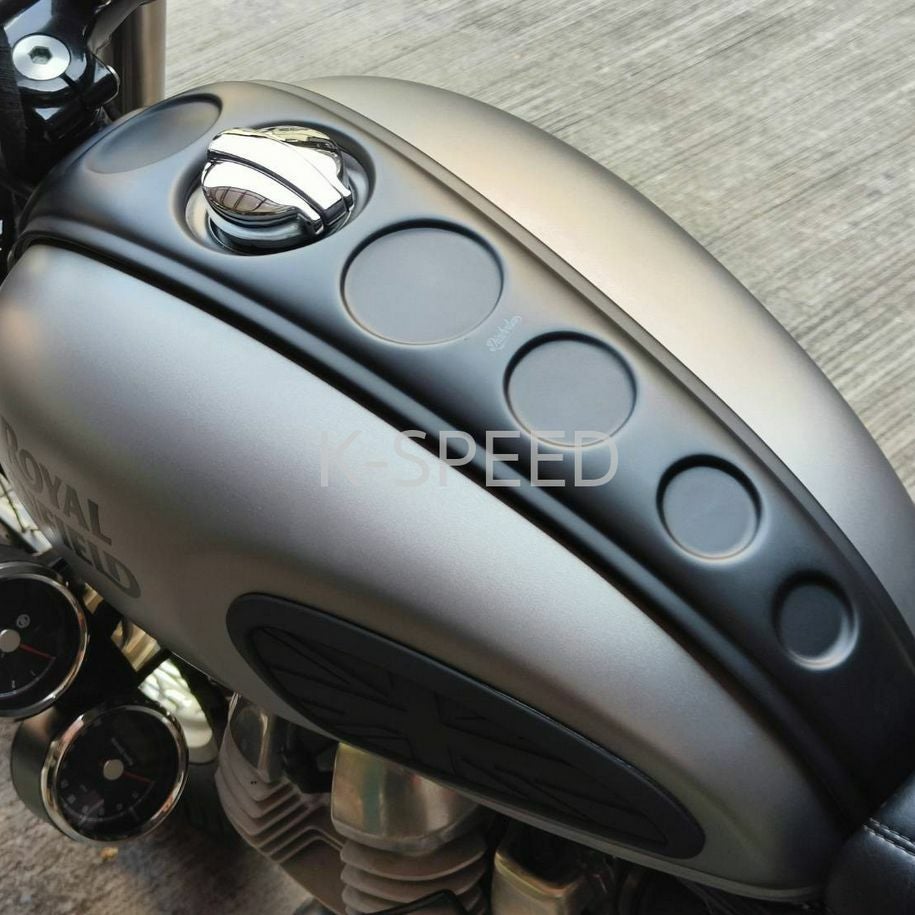 ロイヤルエンフィールド インターセプター650用 タンクカバー（穴なし