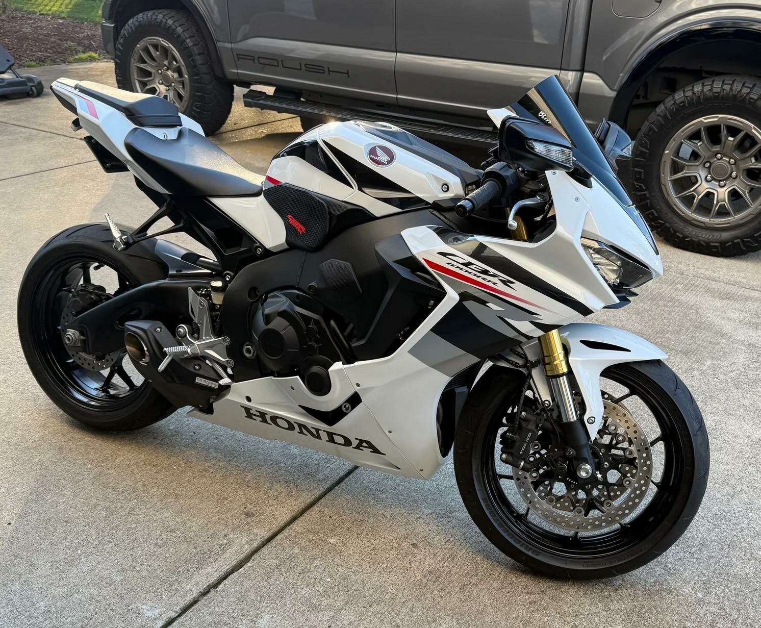 ホンダ CBR1000RR 17～19 スリップオン マフラー CS レーシング