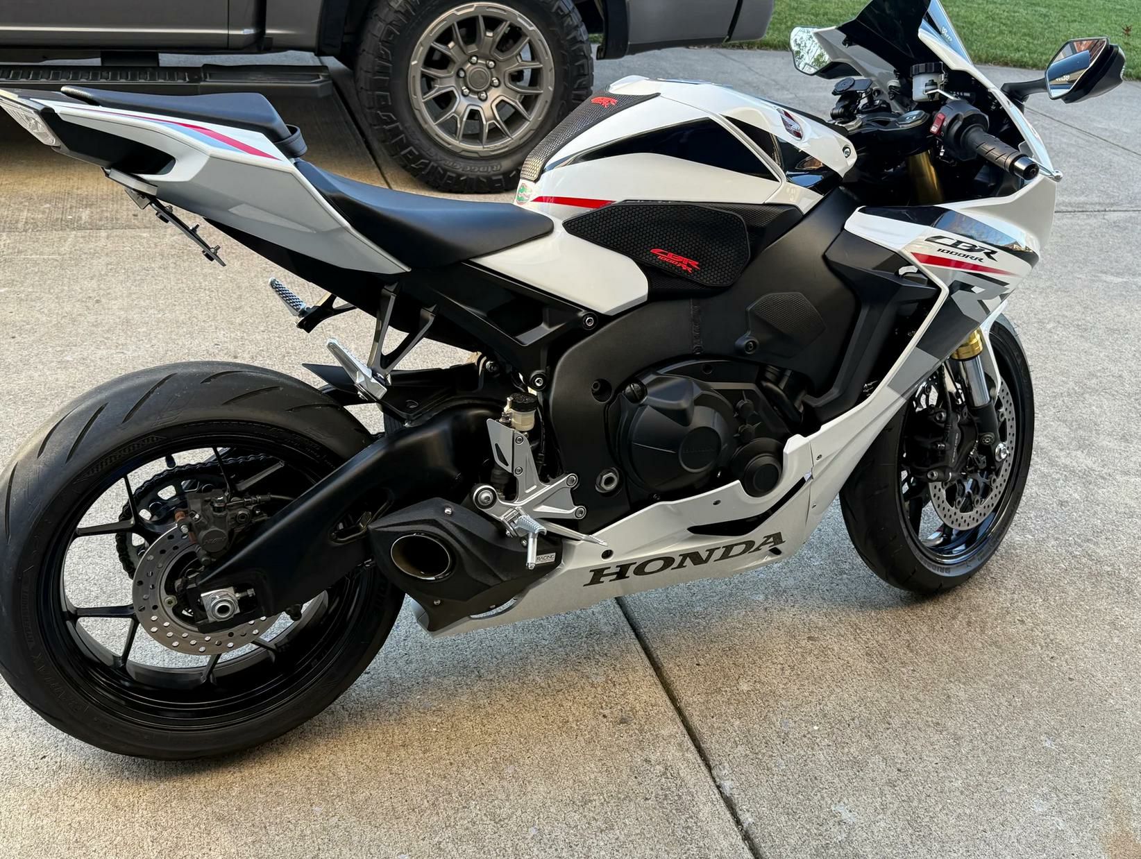 ホンダ CBR1000RR 17～19 スリップオン マフラー CS レーシング