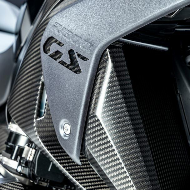 BMW R1300GS ラジエターエアアウトレットカバー 右側 カーボン マット仕上げ ILMBERGER_1