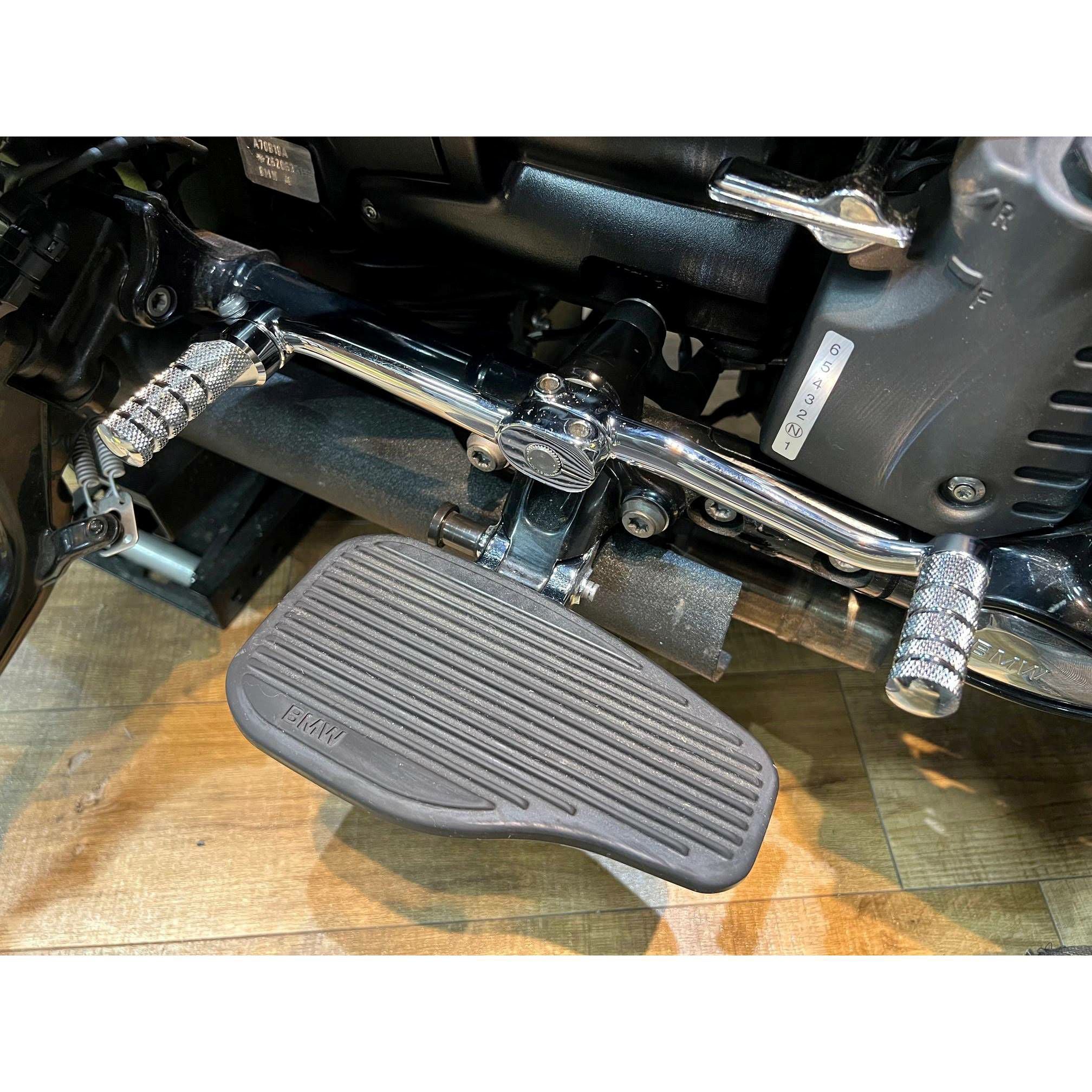 BMW R18 【KAE-RU2】 ロングシフトチェンジペグセット（クローム