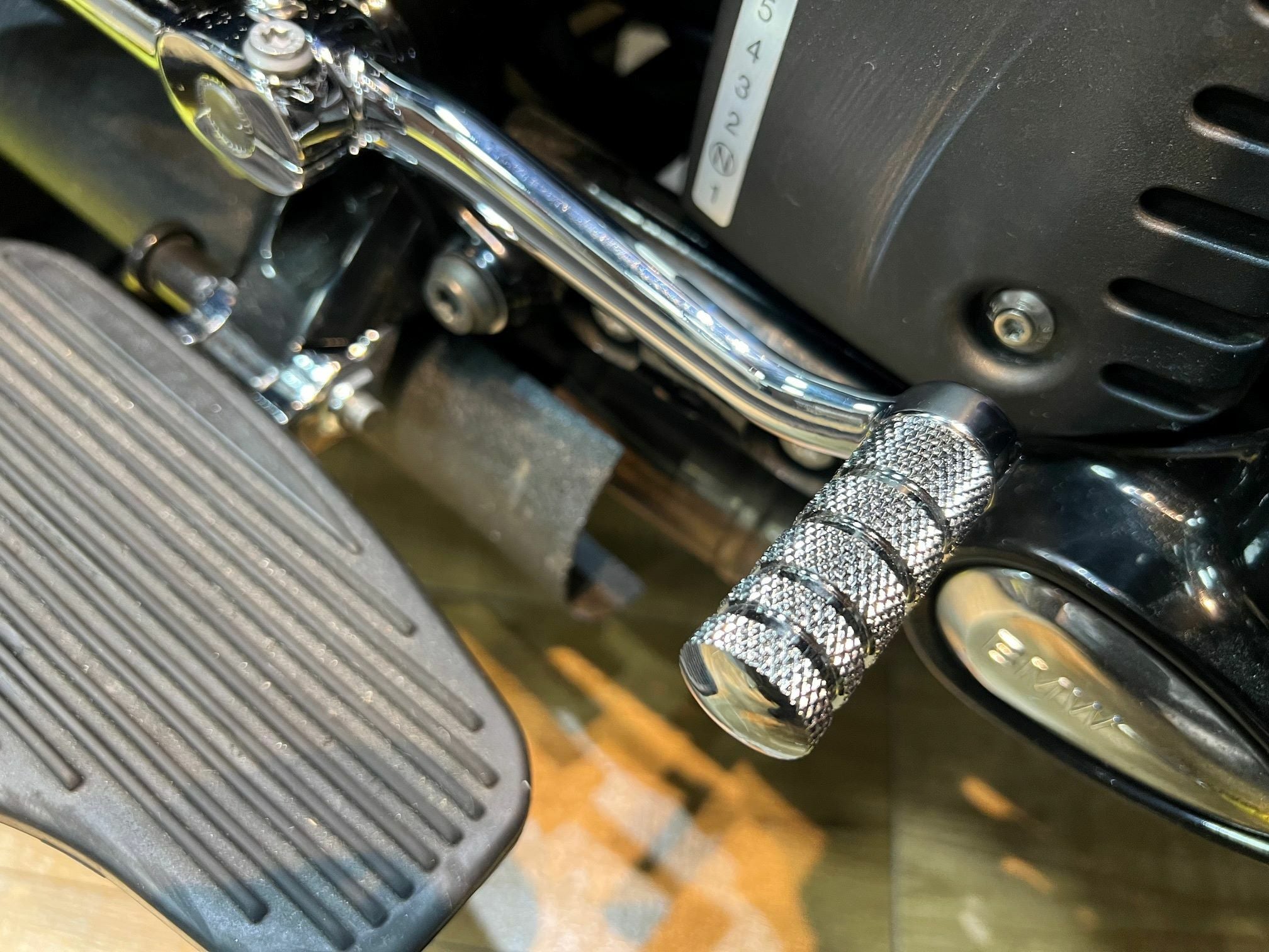 BMW R18 【KAE-RU2】 ロングシフトチェンジペグセット（クローム