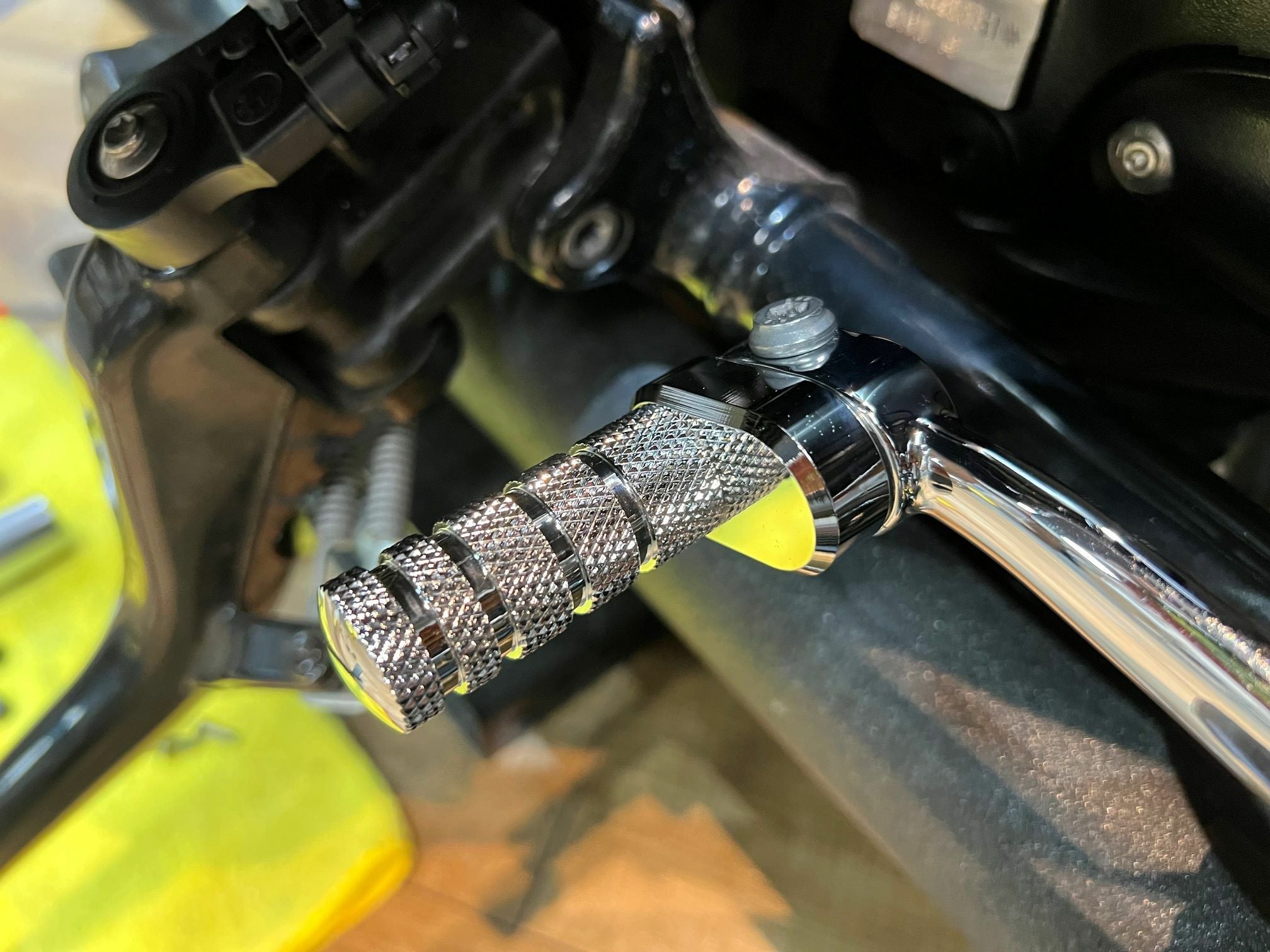 BMW R18 【KAE-RU2】 ロングシフトチェンジペグセット（クローム