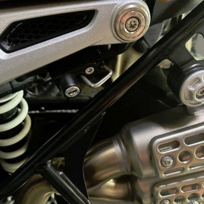 RnineT 14-23 ヘルメットホルダー  Motone(モートーン)_1