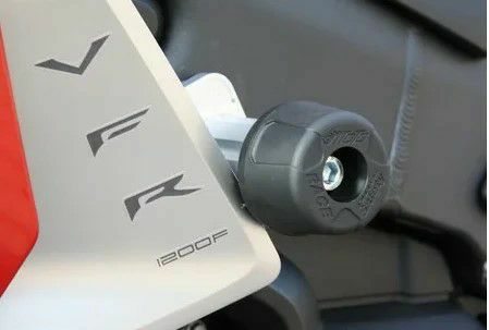 Akrapovic (アクラポヴィッチ) スリップオンマフラー・EC規格・チタン