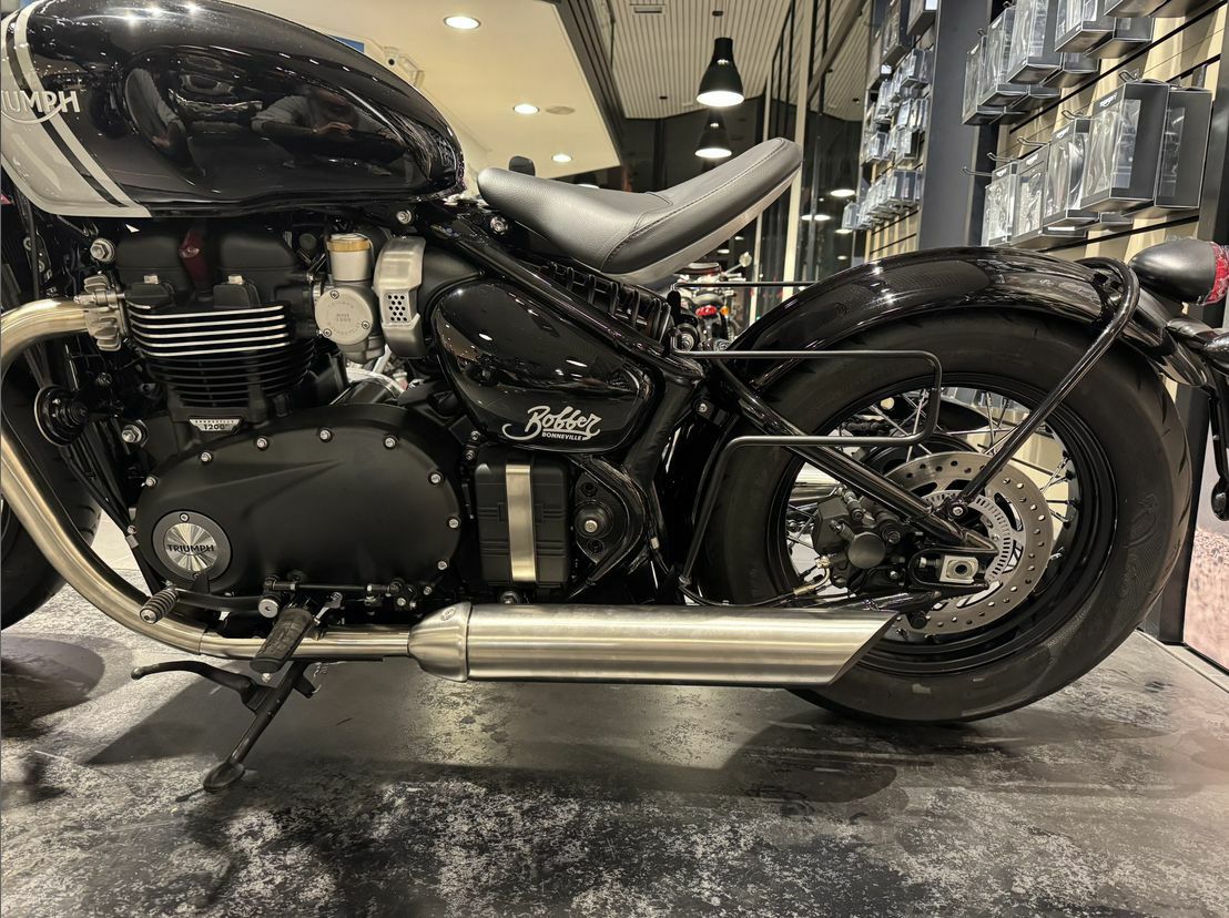 トライアンフ ボンネビルボバー サドルバッグステー 左右セット