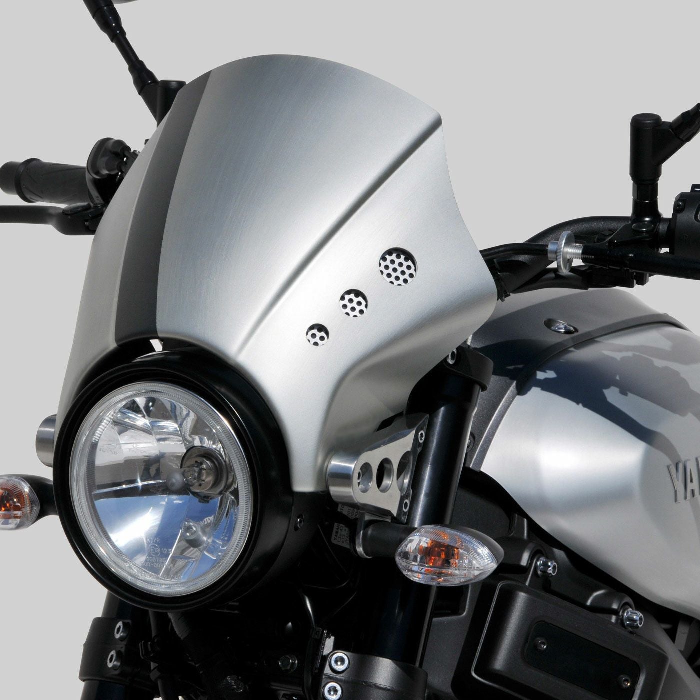 XSR700 スクリーン スモーク プーチ | バイクカスタムパーツ専門店