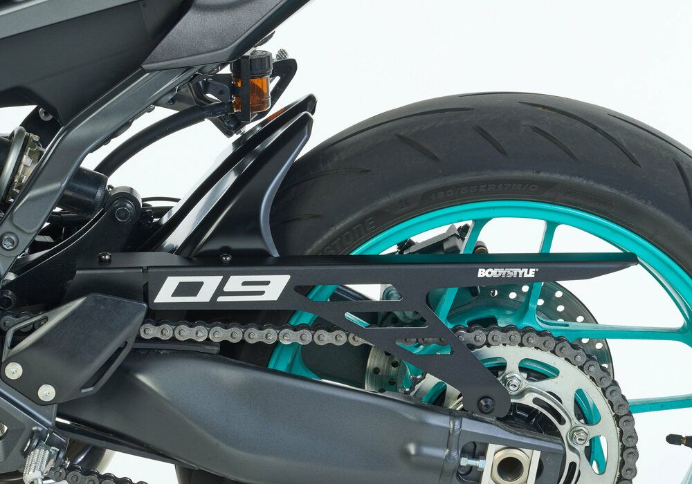 BODYSTYLE リアフェンダー+アルミチェーンガード YAMAHA MT-09 / SP BODYSTYLE リアフェンダー+アルミチェーンガード YAMAHA MT-09 / SP