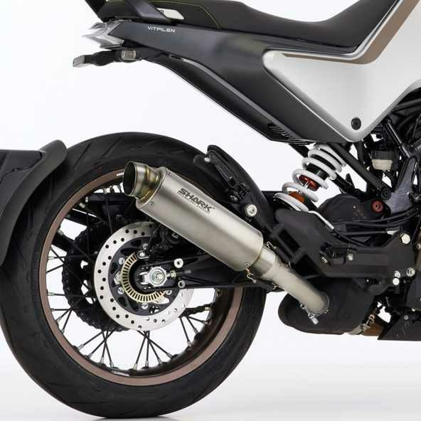 SHARK スリップオンマフラー SRC 4 アルミ合金 HUSQVARNA Svartpilen