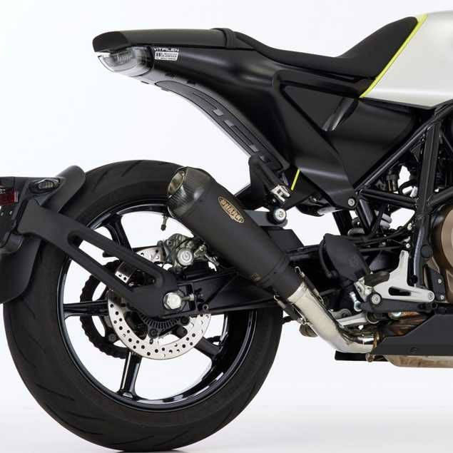 スヴァルトピレン　ヴィットピレン　ハスクバーナ　AKRAPOVIC マフラー SHARK スリップオンマフラー SRC 4 カーボン HUSQVARNA Svartpilen 701