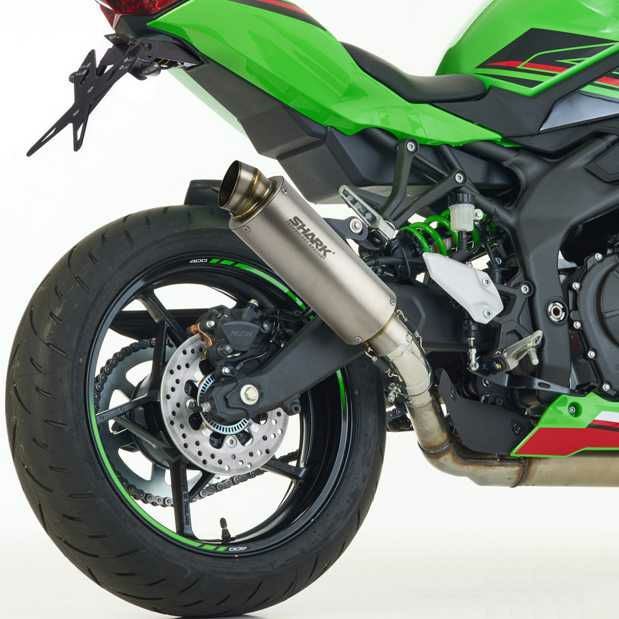 KAWASAKI ZX-4R / SE / RR (2023-2025) スリップオンマフラー (4-1)SRC 4 スーパーショートSHARK_1