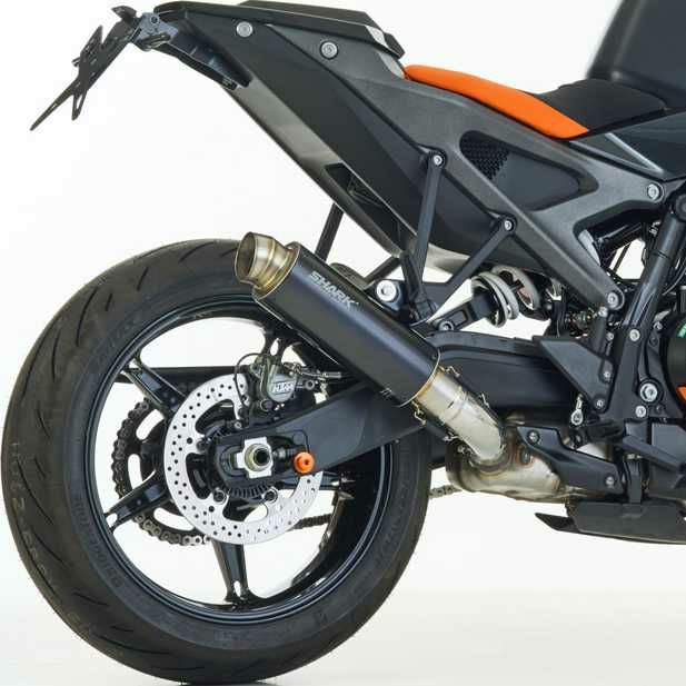 SHARK スリップオンマフラー SRC 4 カーボン KTM 990 Duke (2024-)