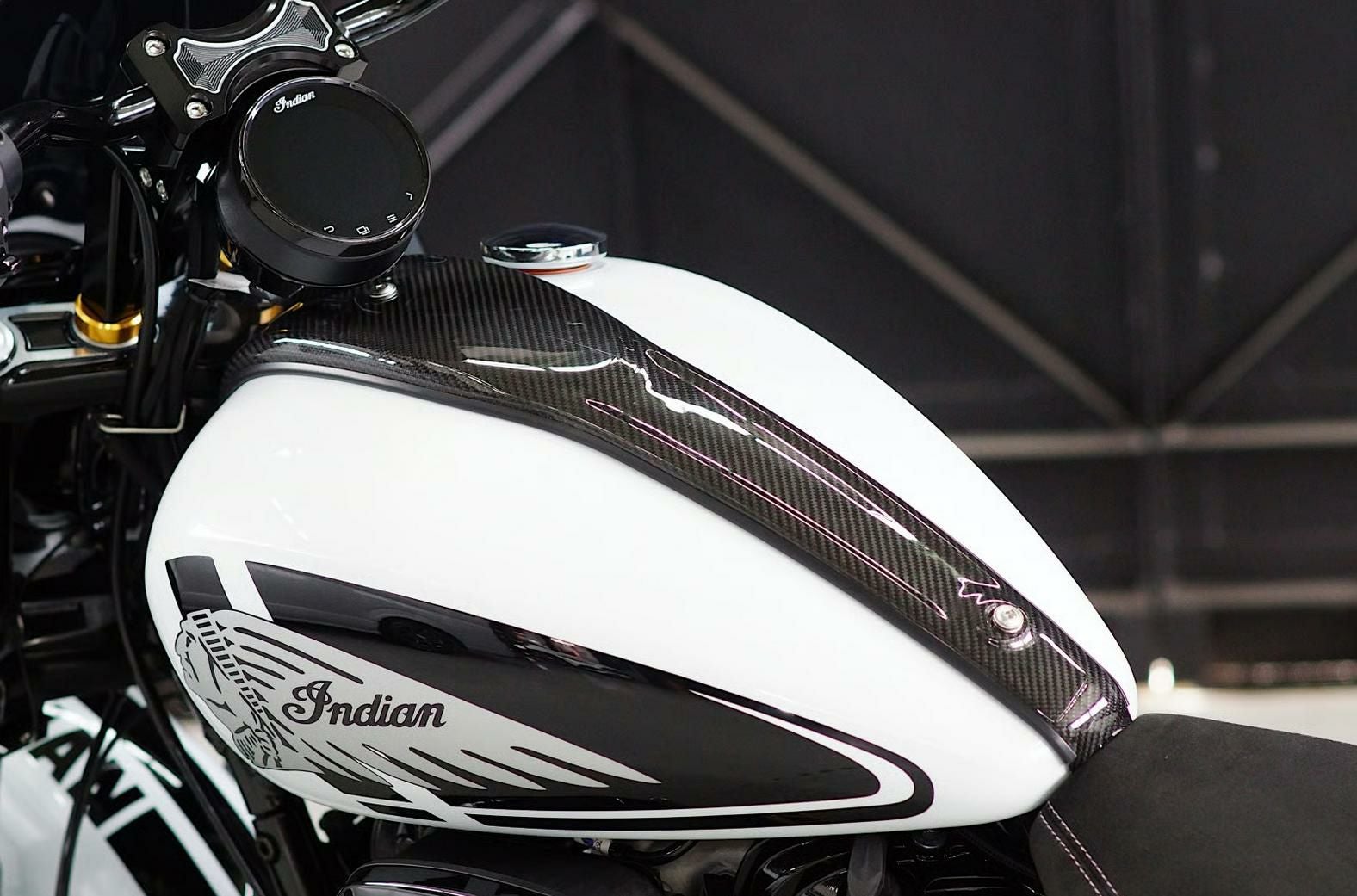 インディアン チーフ カーボン タンクパネル NOY'S | バイクカスタム