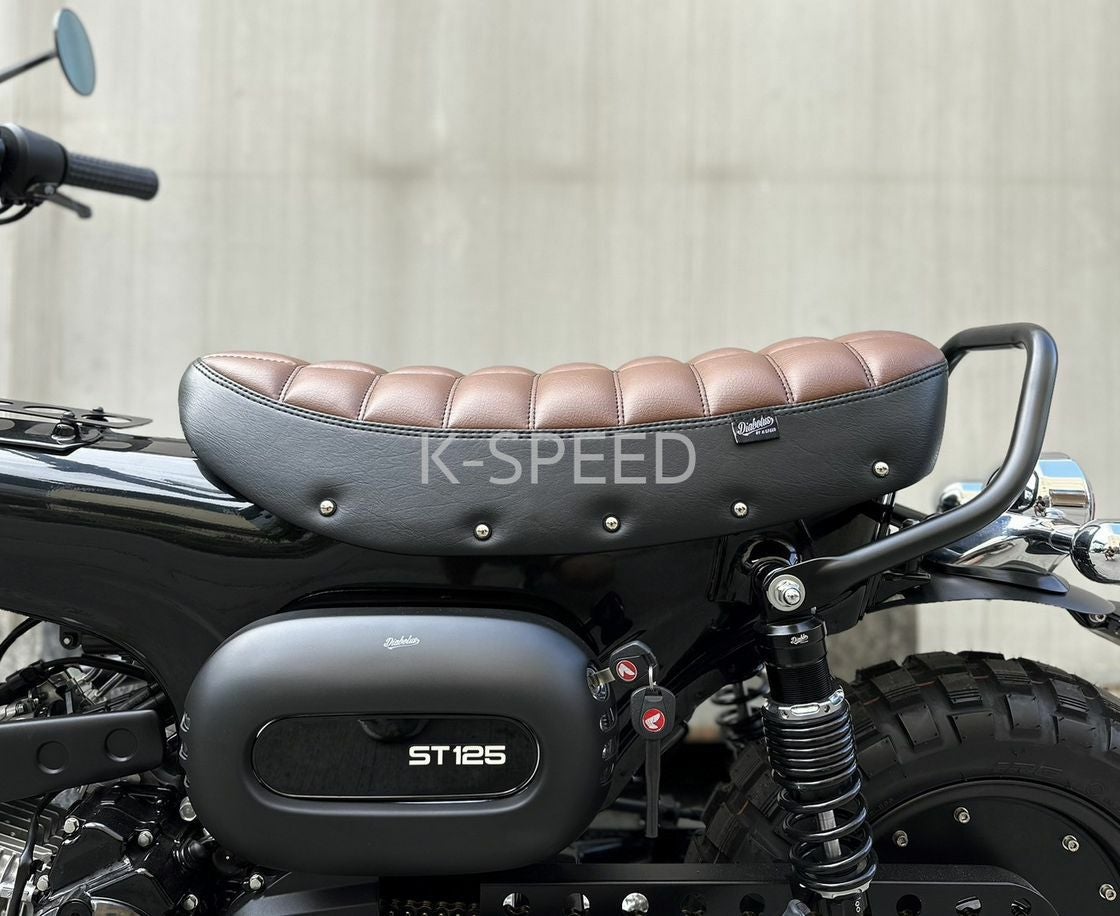 ホンダ ダックス125 ツートンカスタムシート Diabolus ラージスクエア