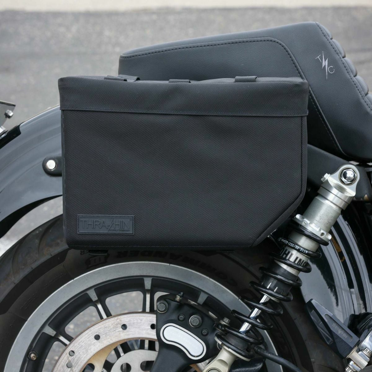 スラッシンサプライ エスケープ・ベース サドルバッグ 18L | バイク