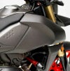 DUCABIKE カーボンタンクサイドカバー (左右セット) マット仕上 DUCATI ハイパーモタード698モノ/RVE (24-)_1