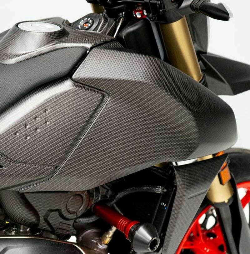 DUCABIKE カーボンタンクサイドカバー (左右セット) マット仕上 DUCATI ハイパーモタード698モノ/RVE (24-)_1