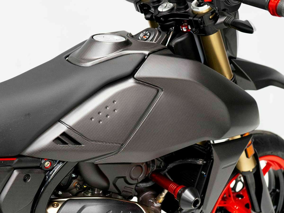 DUCABIKE カーボンタンクサイドカバー (左右セット) マット仕上 DUCATI