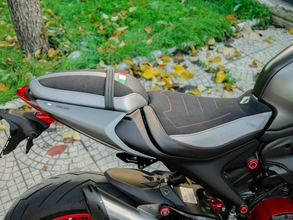 DUCABIKE コンフォートシートカバーブラック/グレー DUCATI モンスター