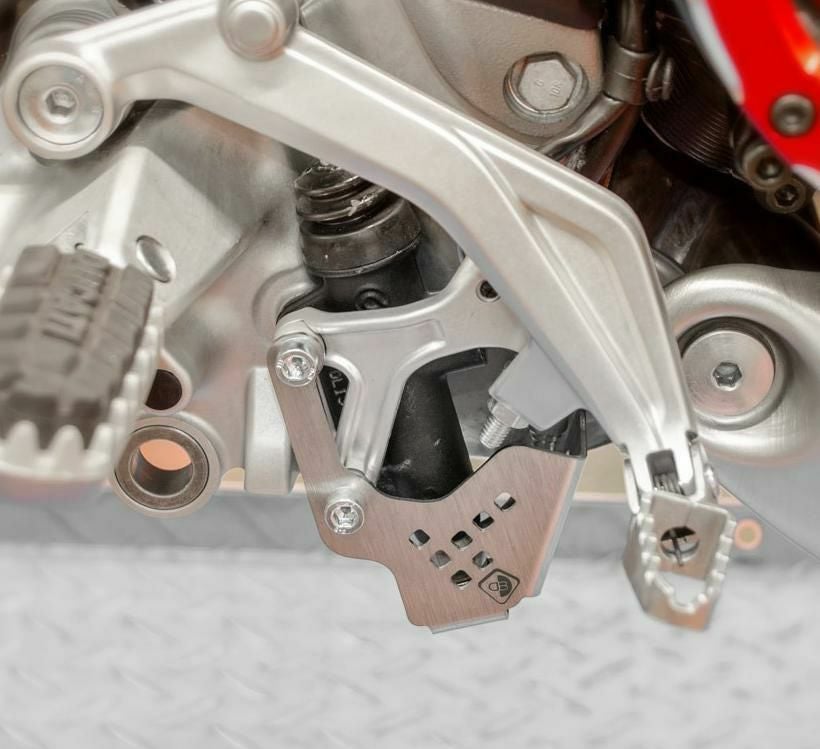 DUCABIKE リアブレーキマスタープロテクター シルバー DUCATI ムルティ