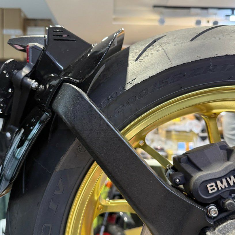 BMW R12nineT/R12S リアマッドガード ライセンスサポート