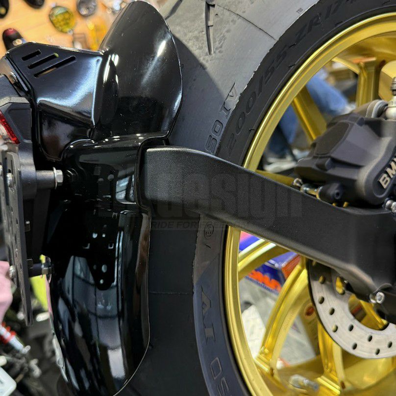 BMW R12nineT/R12S リアマッドガード ライセンスサポート
