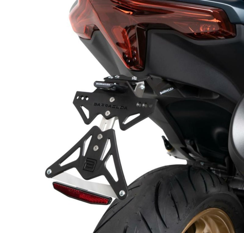 ヤマハ T-MAX 560 ナンバープレートホルダー/フェンダーレスキット バラクーダ_1